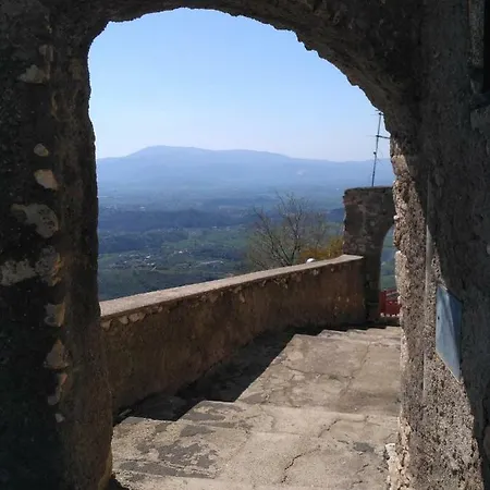 Cozy 40 Mins From Rome Appartamento Acuto